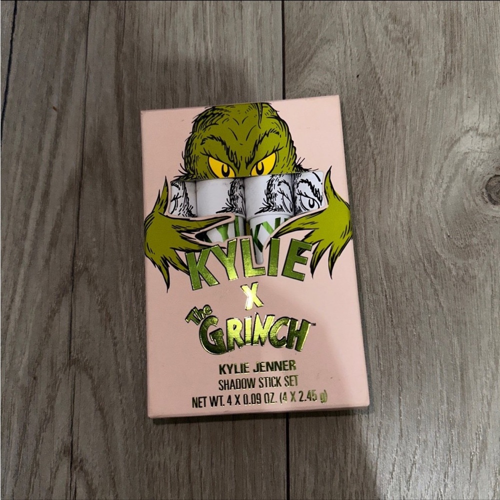 Kylie x Grinch Shadow Stick Set